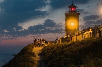 Свет анапского маяка ночью