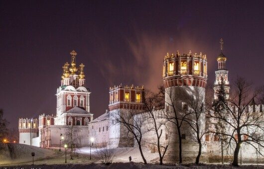 Новодевичий монастырь ночью